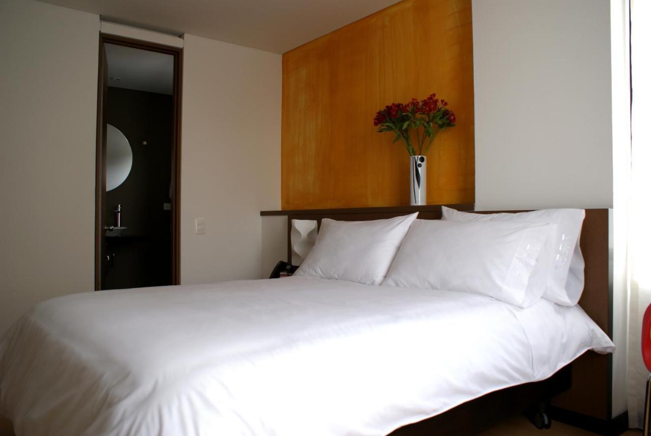 Hotel Viaggio Nueve Tres Bogota Bagian luar foto
