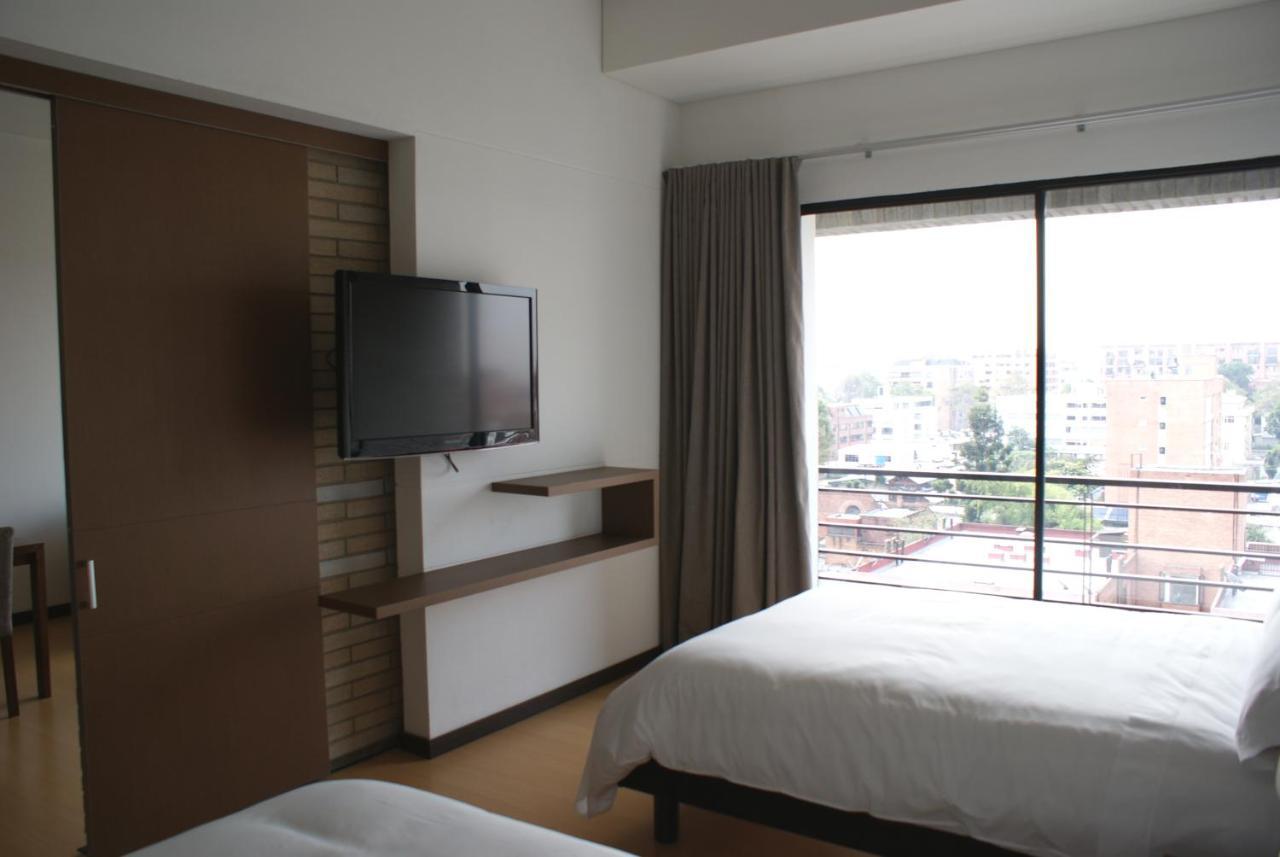 Hotel Viaggio Nueve Tres Bogota Bagian luar foto