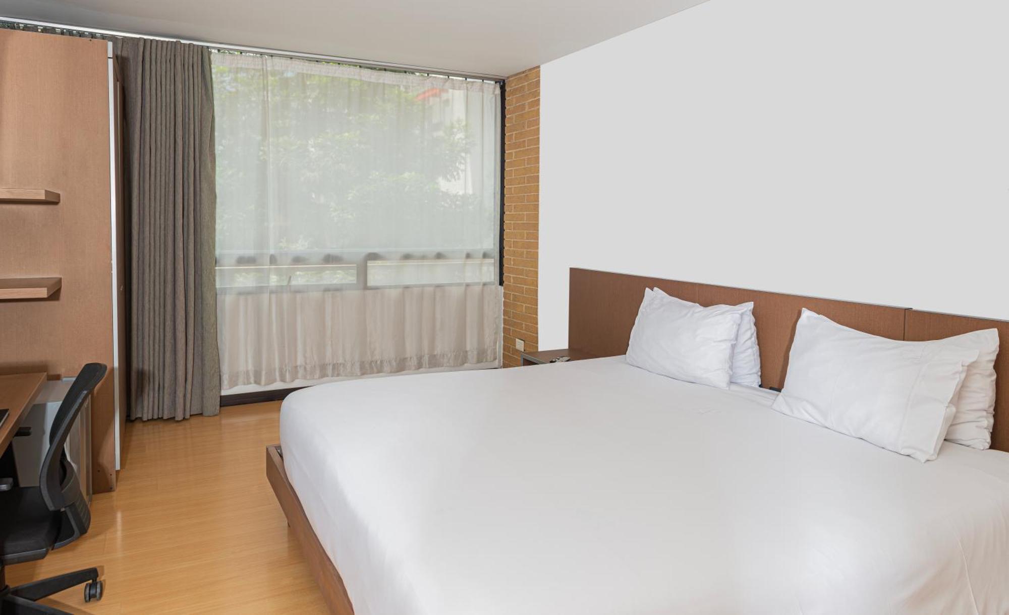 Hotel Viaggio Nueve Tres Bogota Bagian luar foto