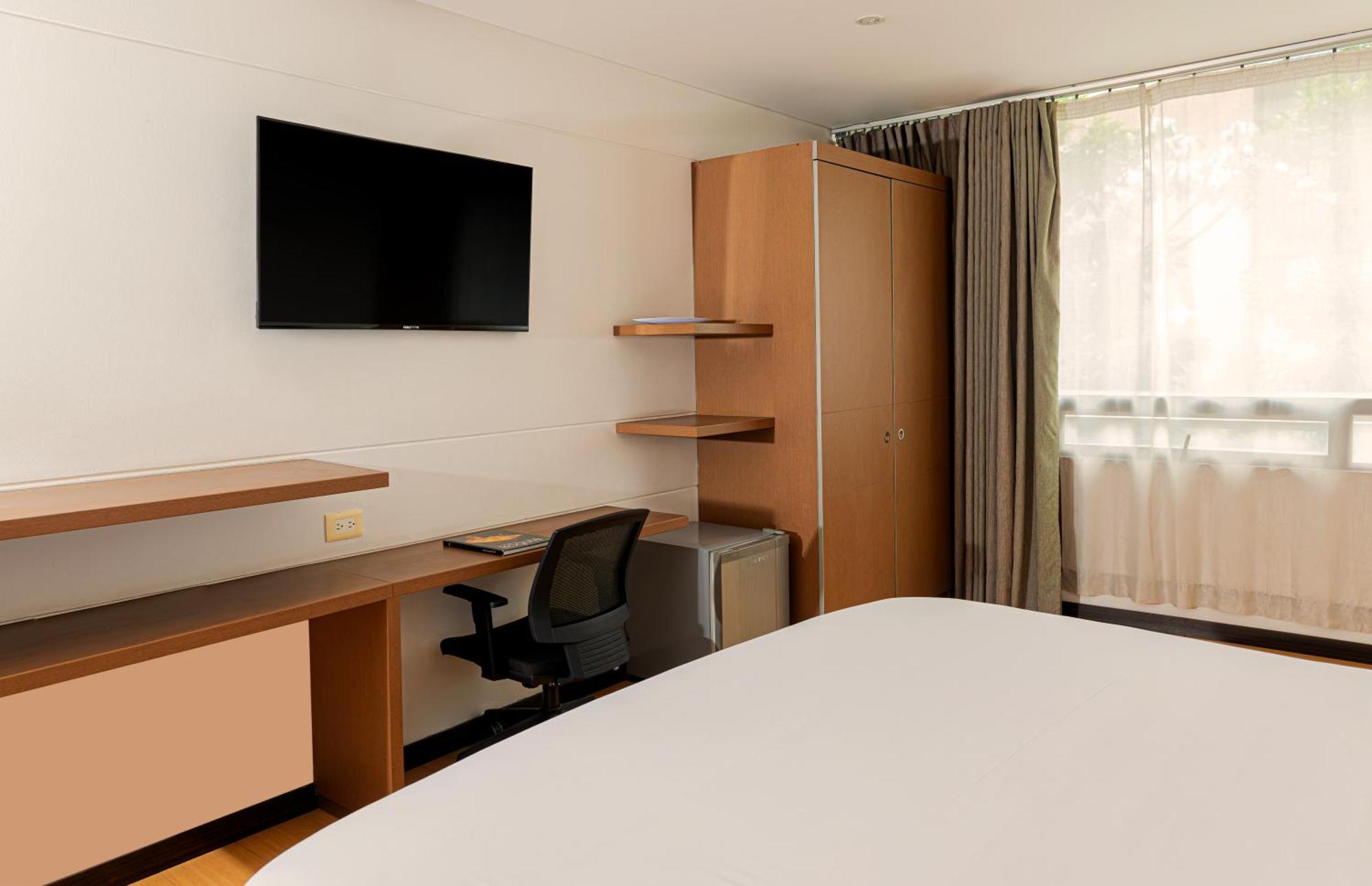 Hotel Viaggio Nueve Tres Bogota Bagian luar foto