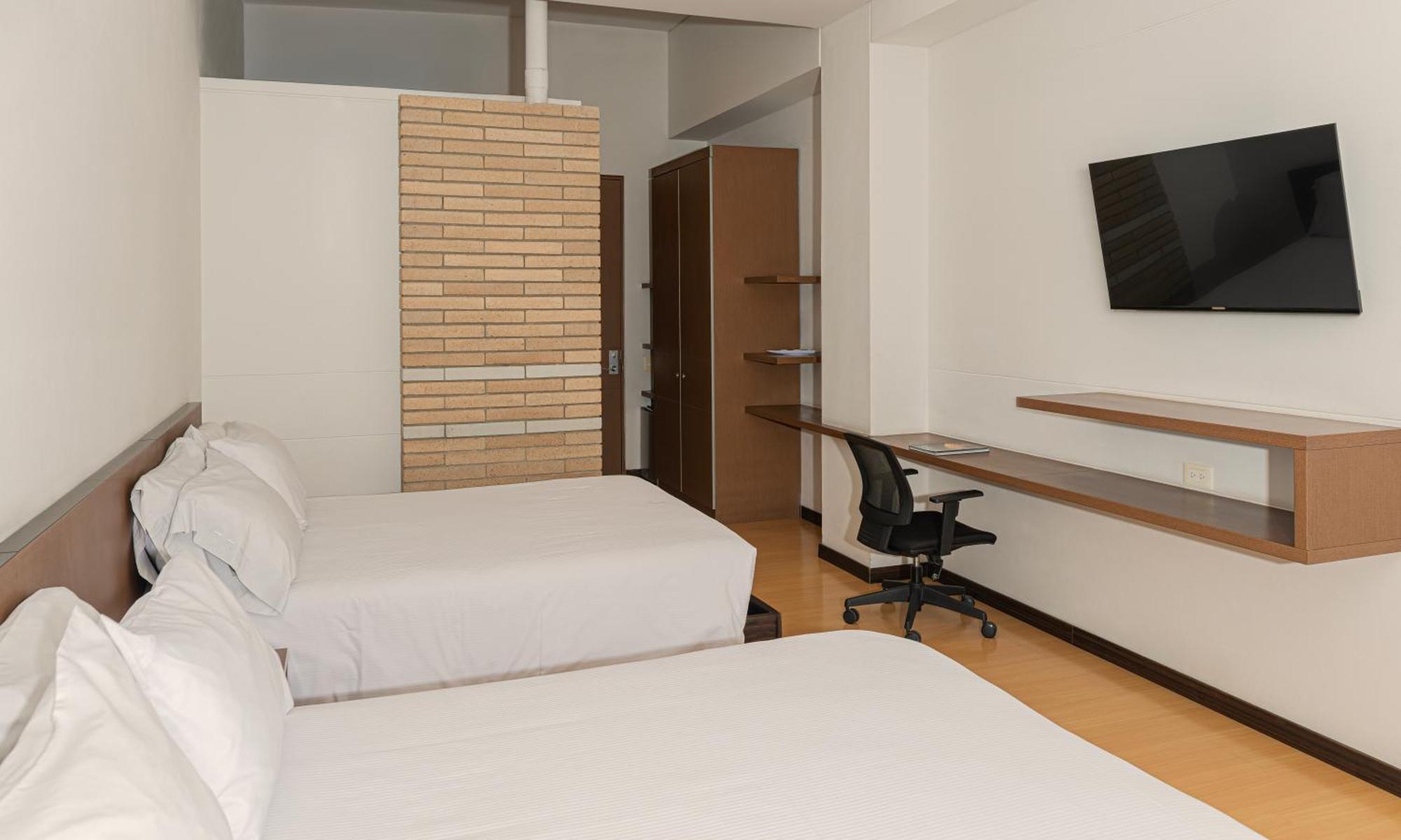Hotel Viaggio Nueve Tres Bogota Bagian luar foto