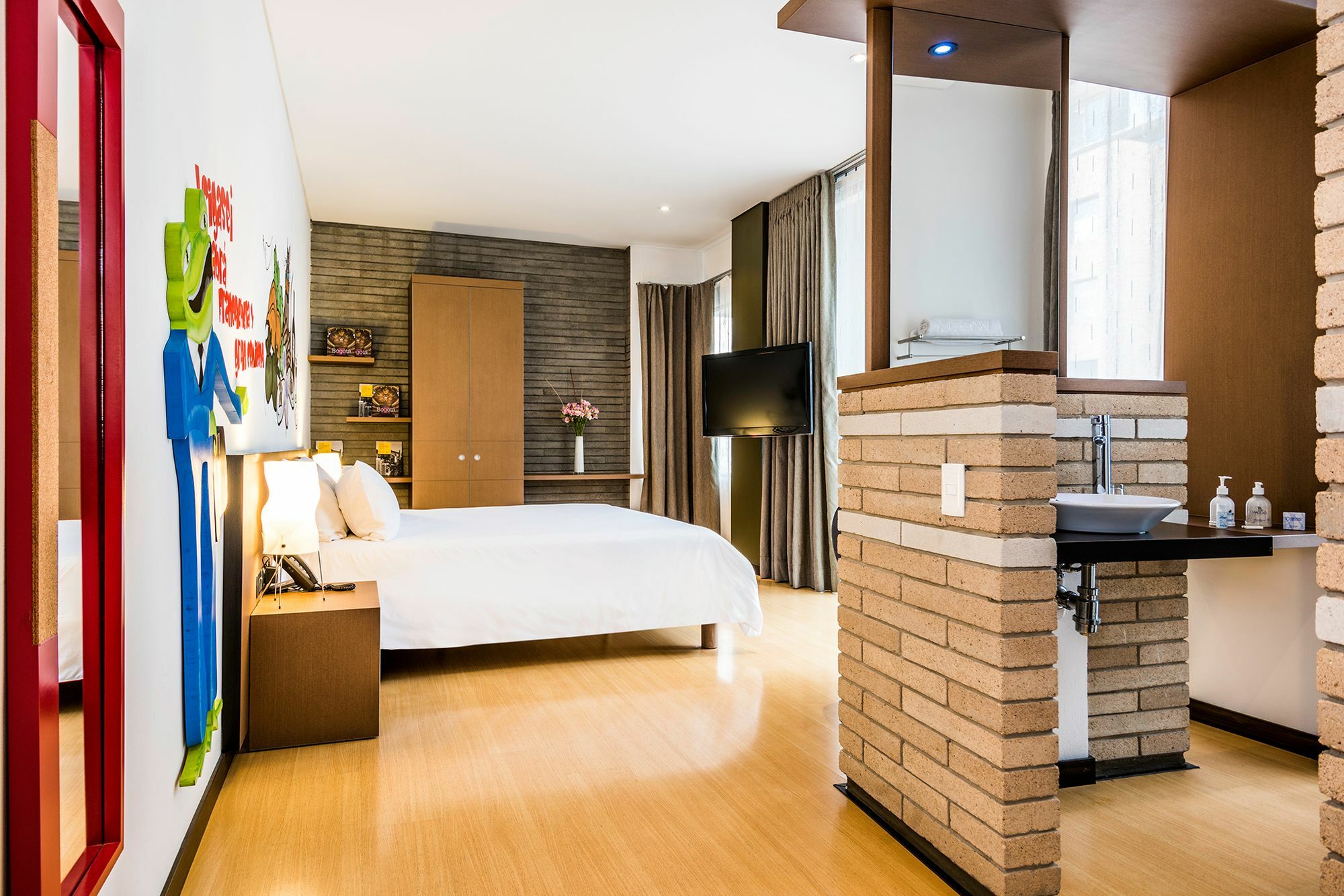 Hotel Viaggio Nueve Tres Bogota Bagian luar foto